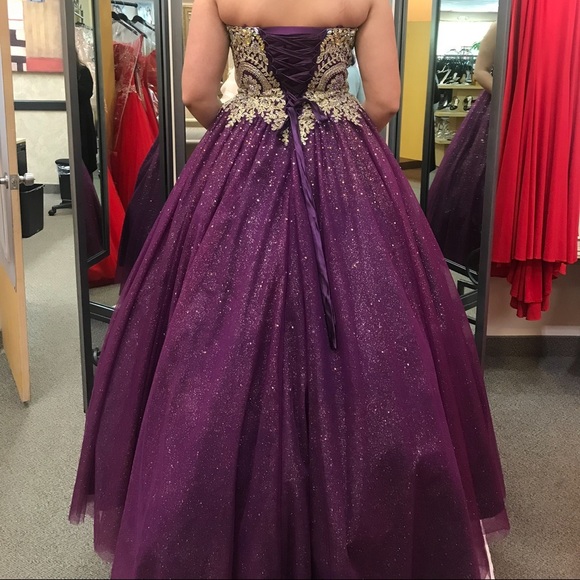 GORGEOUS SIZE 12 PLUM SPARKLY PROM DRESS - Picture 2 of 2